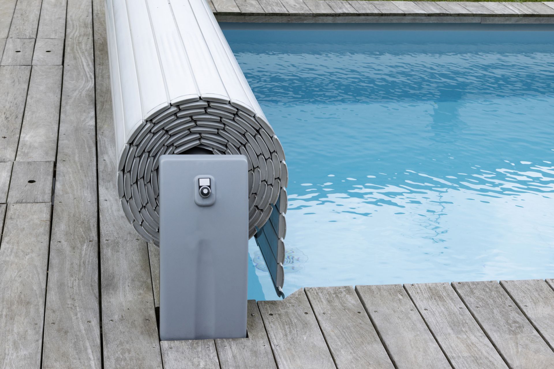 Volet roulant piscine blanc
