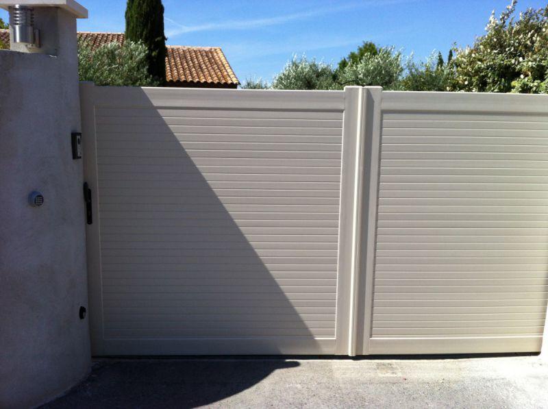 Portail à ouverture manuelle