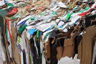 Benne recyclage carton centre de tri papier
