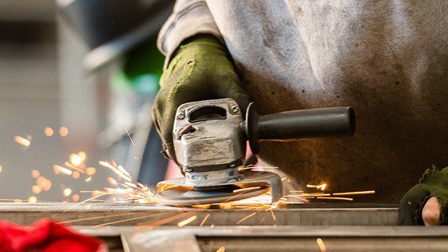 Focus sur le travail à la scie circulaire en cours