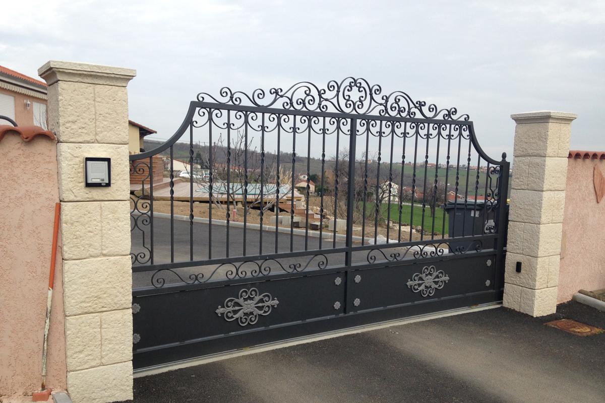 Portail en acier