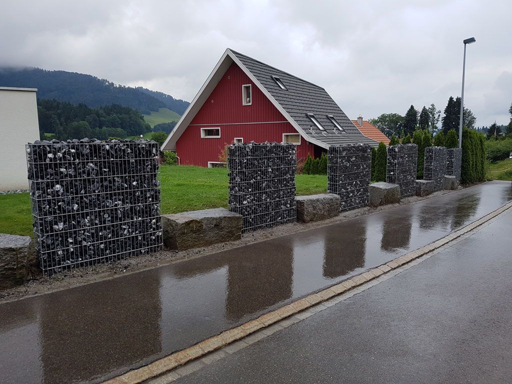 Steinkörbe mit Balzersschotter