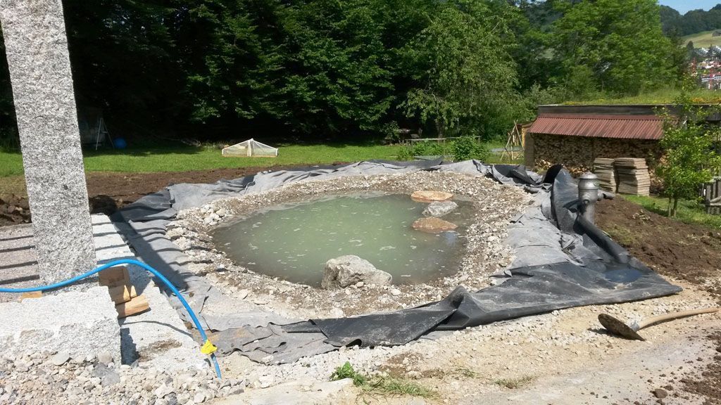 Teich innen fertig - Hadorn Gartenbau