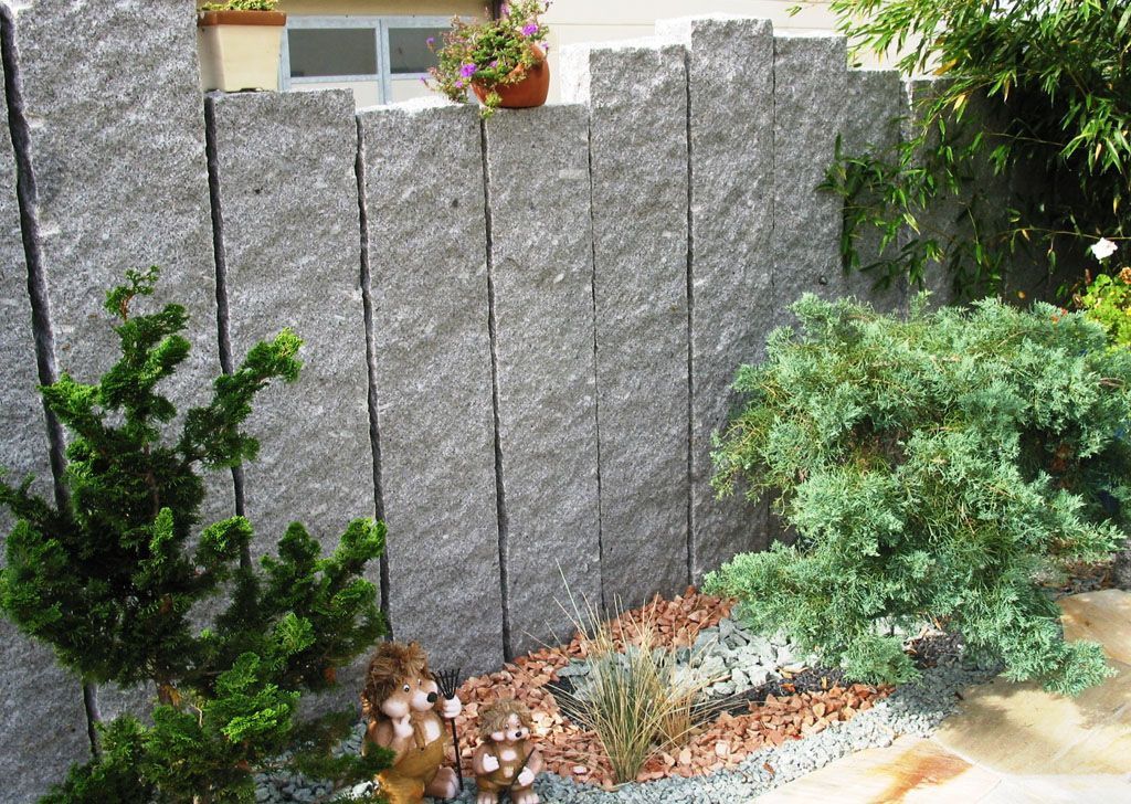 Granitstellen gespitzt - Hadorn Gartenbau