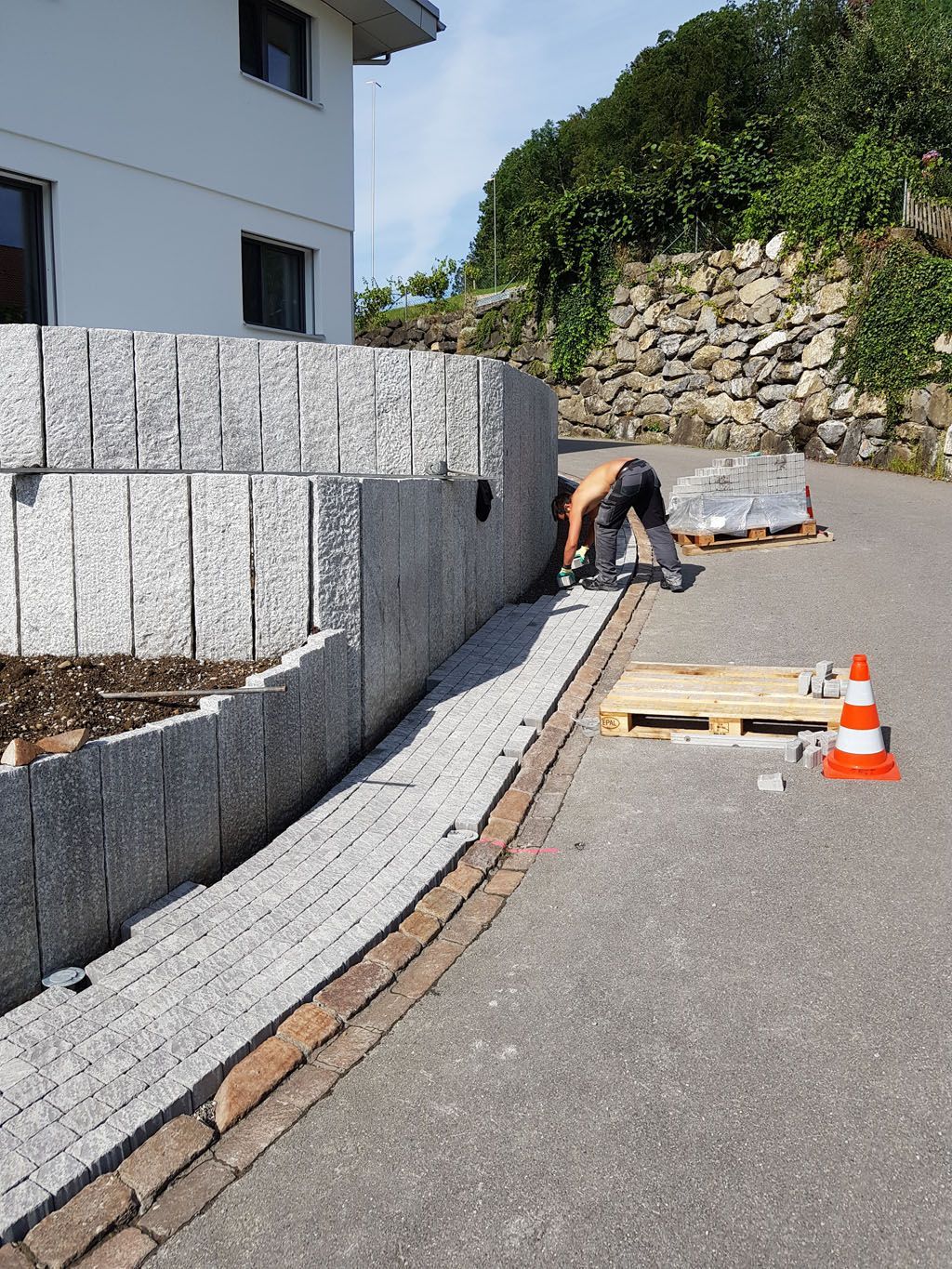 Zugangsweg mit Bertonpflastersteinen - Hadorn Gartenbau