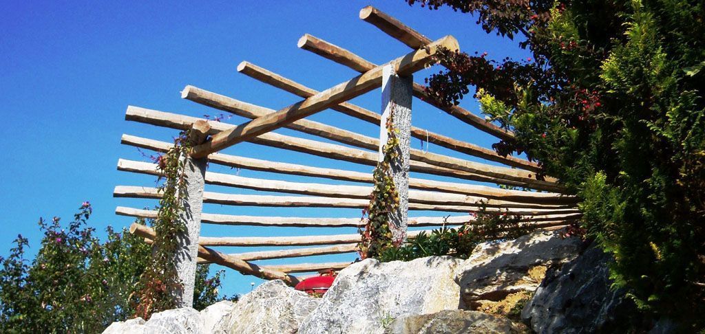 Natursteinmauer mit Treppenaufgang - Hadorn Gartenbau