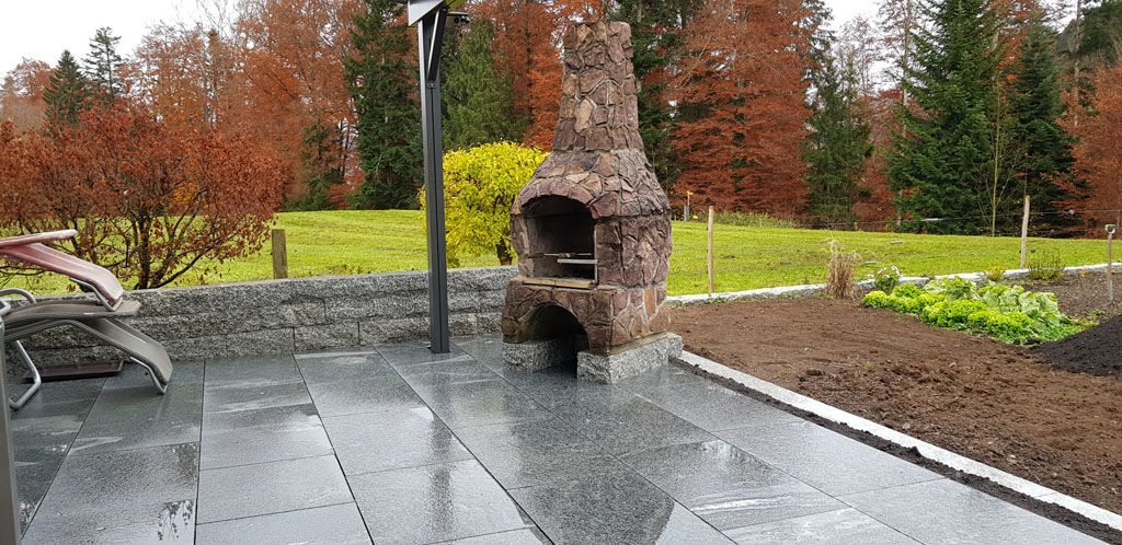 Chemine auf Sitzplatz - Hadorn Gartenbau