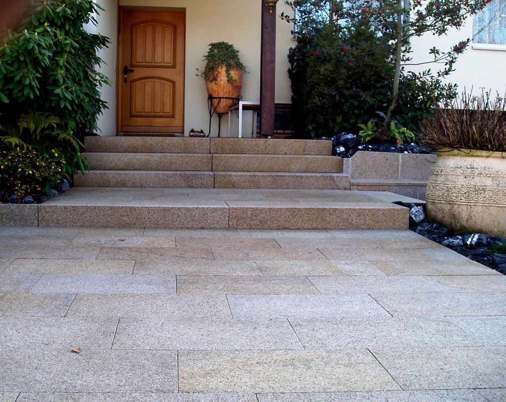 Natursteinplatten kugelgestrahlt - Hadorn Gartenbau