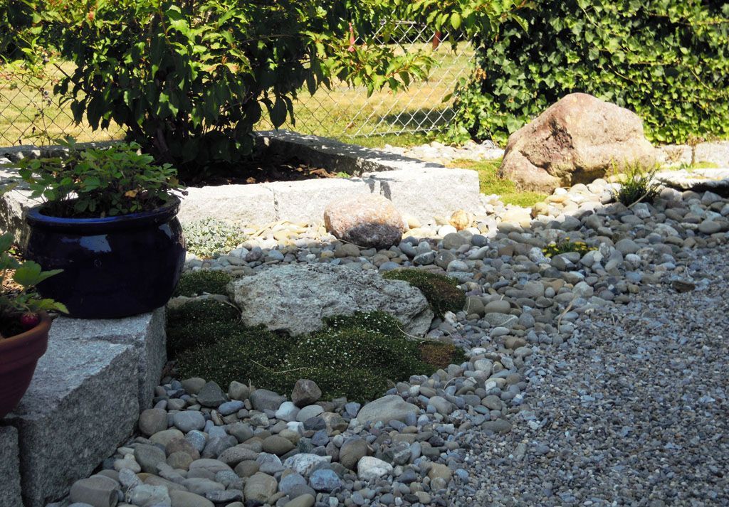 Gestaltungssteine rot - Hadorn Gartenbau