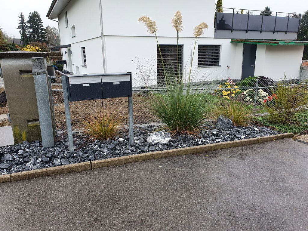 Gras im Steingarten - Hadorn Gartenbau