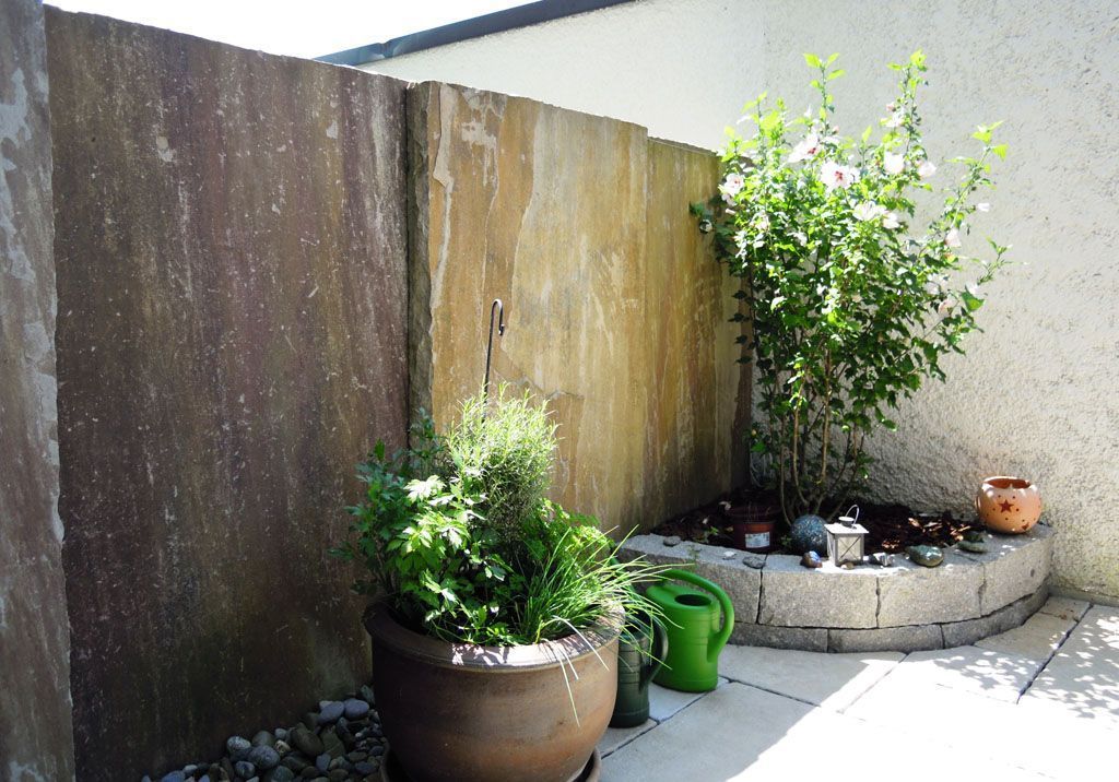 Sichtschutzplatten gespalten - Hadorn Gartenbau