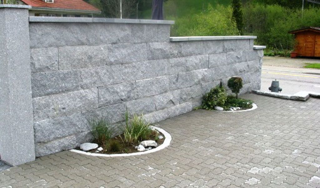 Pflanzrabatten im Vorplatz - Hadorn Gartenbau