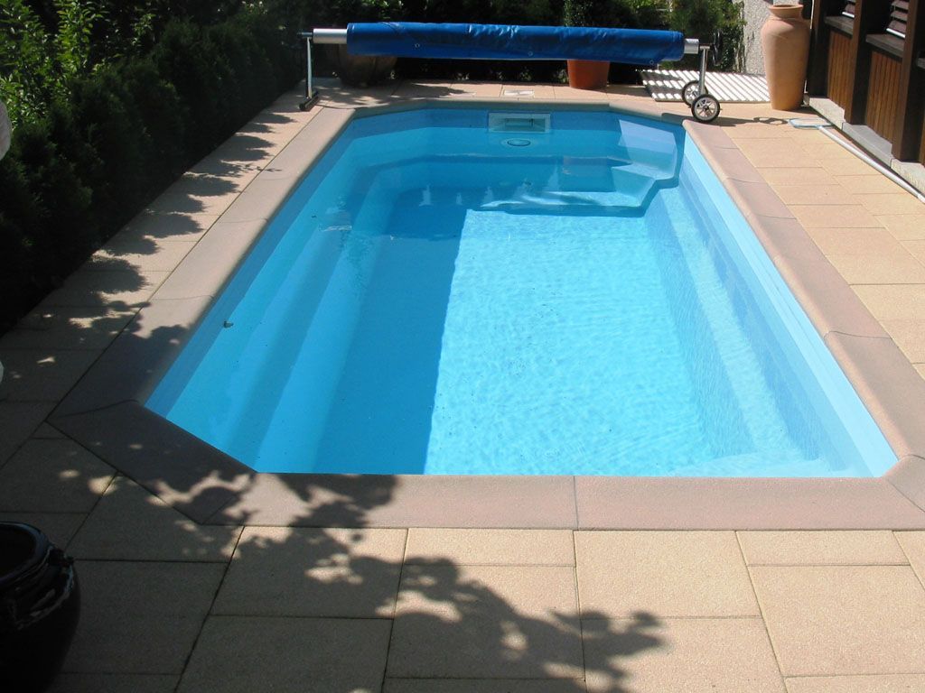 Pool mit Betonplatten - Hadorn Gartenbau
