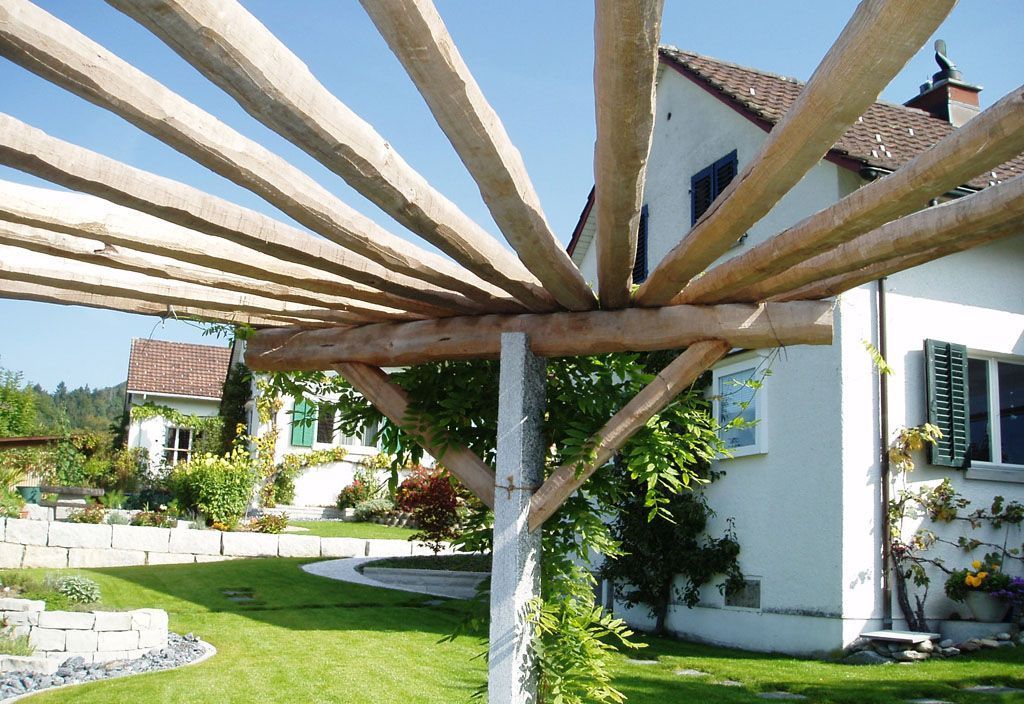 Spezial Pergola sauber montiert - Hadorn Gartenbau