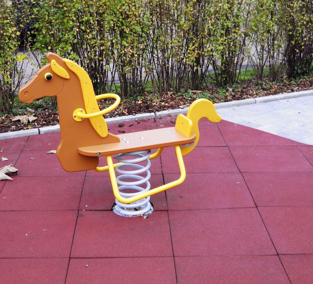 Spielgeräte mit Fallschutz - Hadorn Gartenbau