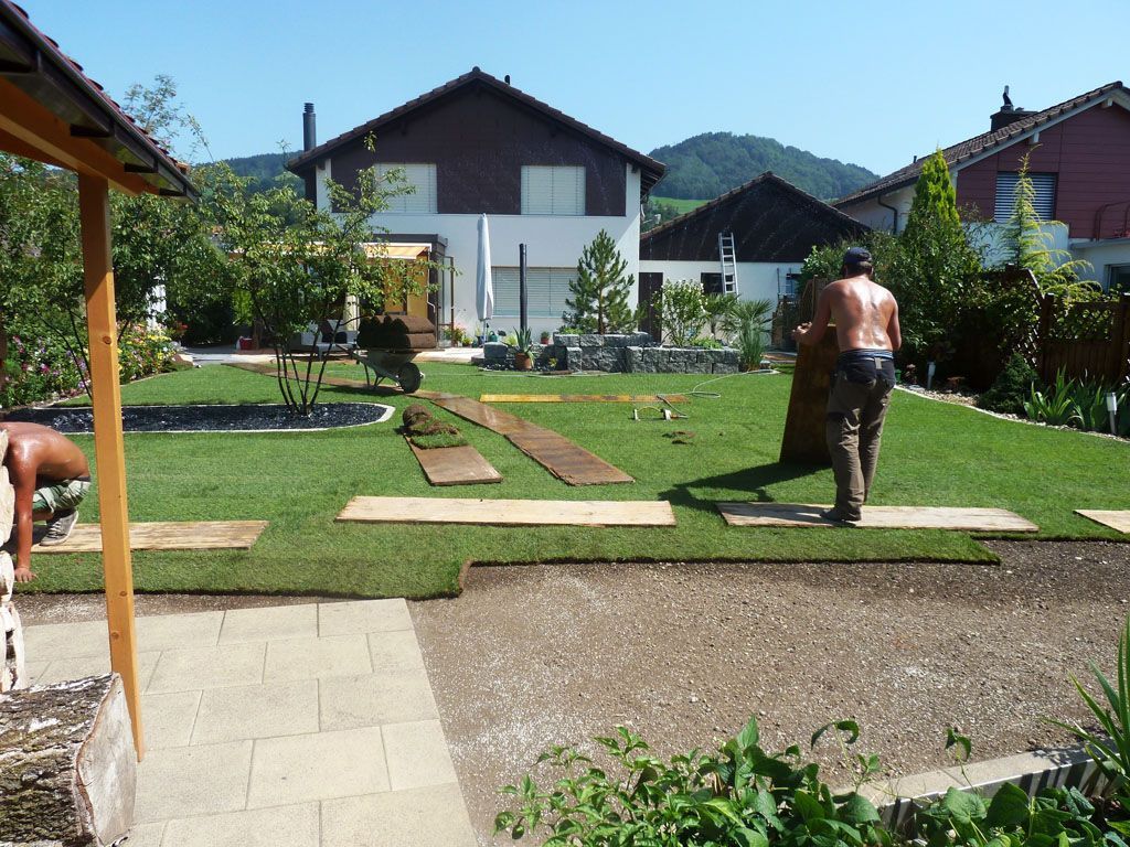 Rollrasen verlegen - Hadorn Gartenbau