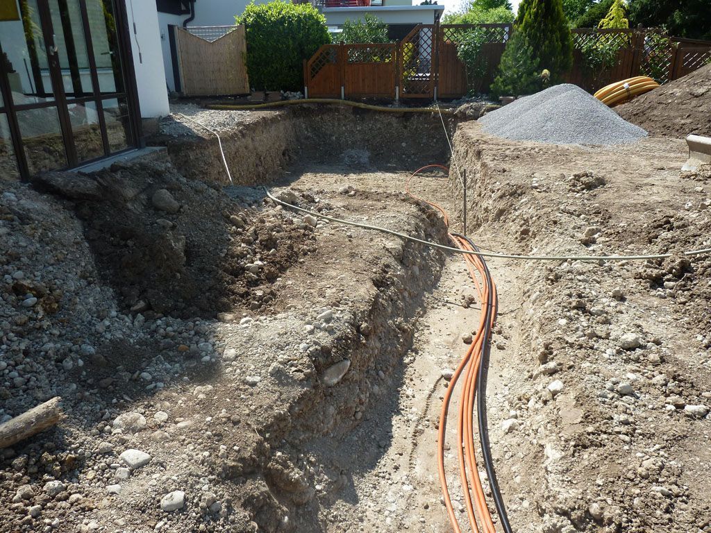 Leitungsgraben für Hausanschlüsse - Hadorn Gartenbau