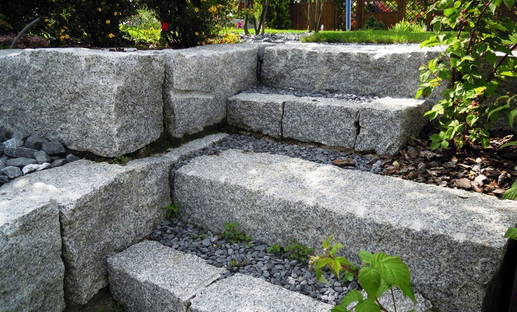 Natursteintreppe - Hadorn Gartenbau