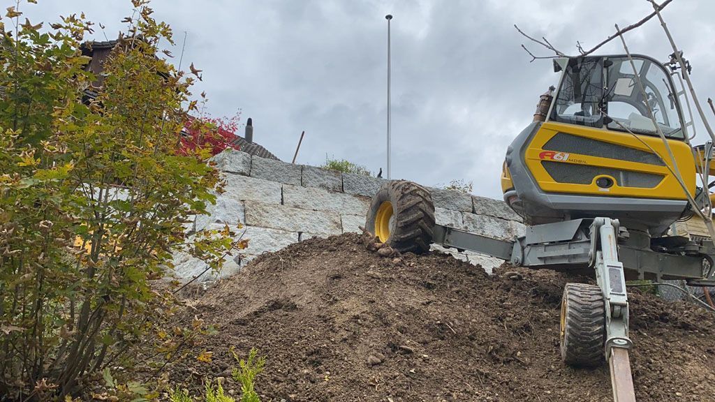 Verbauung mit Menzi Muck - Hadorn Gartenbau