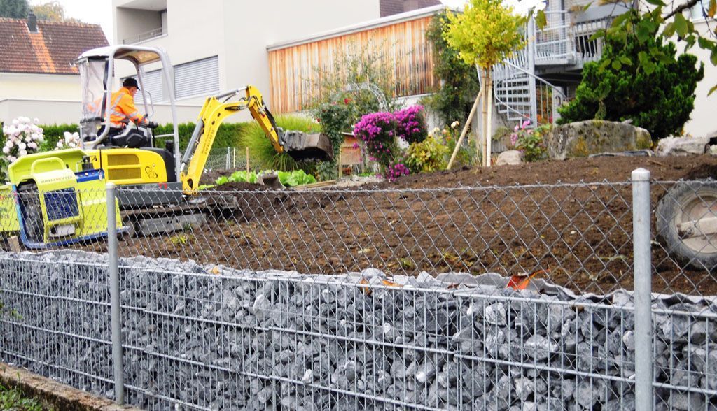 Terainauffüllung mit Steinkörben - Hadorn Gartenbau