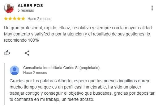 Una captura de pantalla de una reseña de Google en español.
