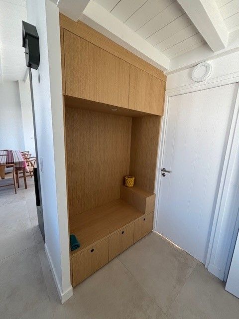 Meuble dans une entrée