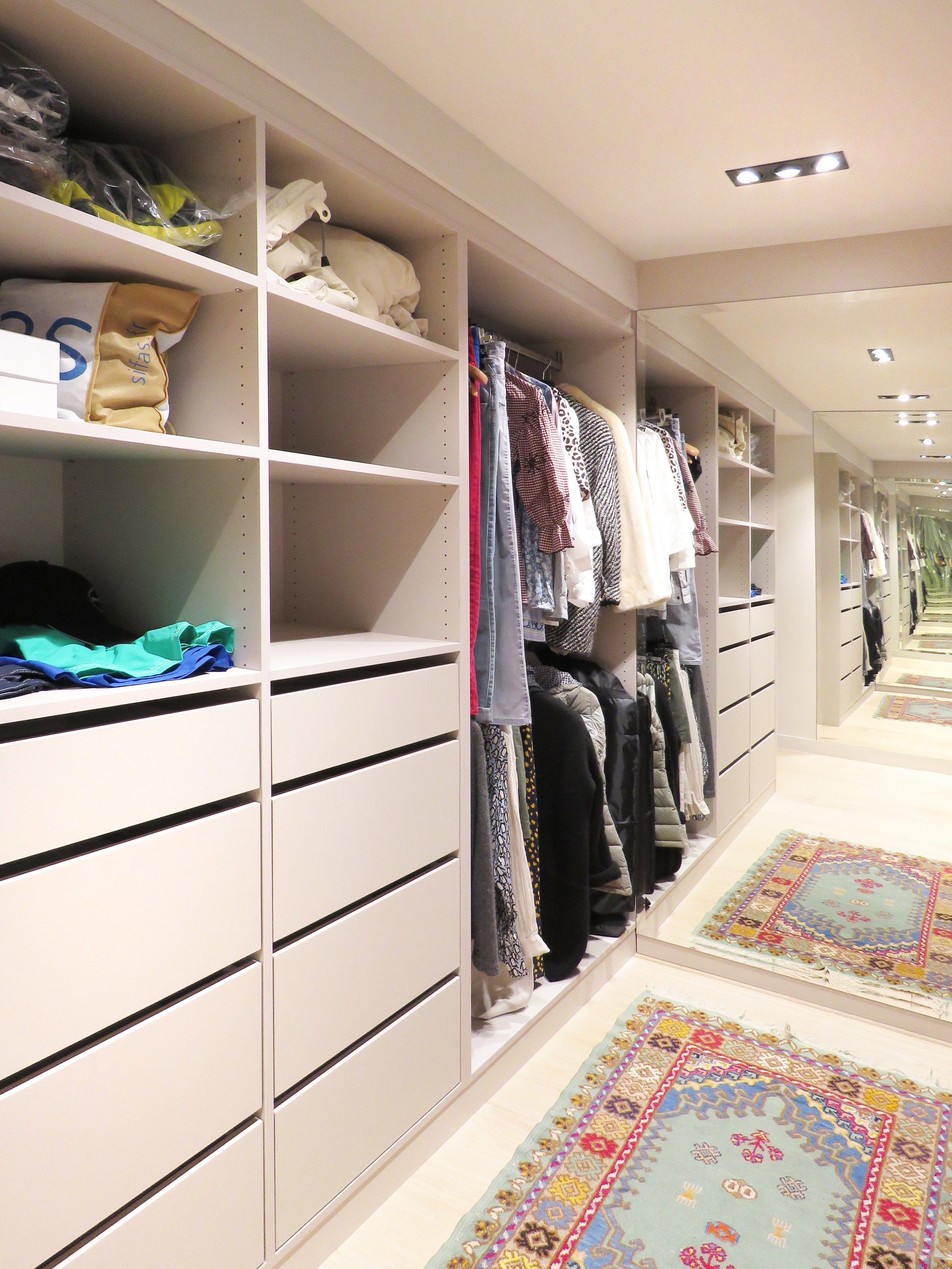 Dressing en bois blanc