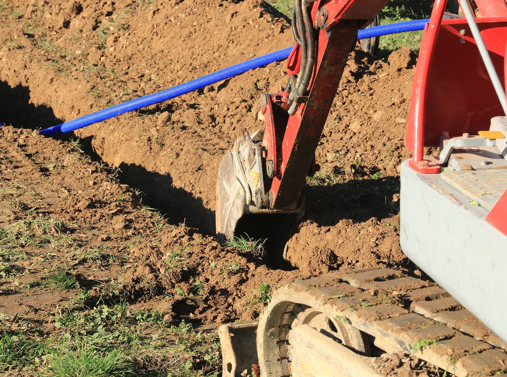 Pelle dans une tranchée