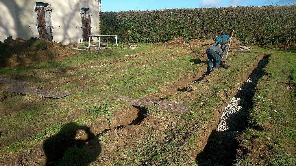 Tranchées dans un jardin