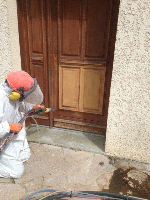 Décapage de la porte