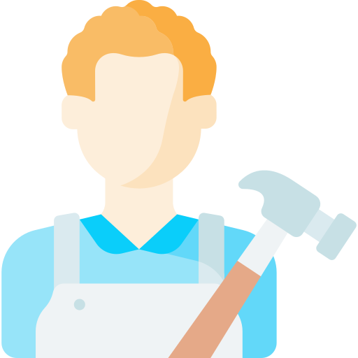 Charpentier blond avec un marteau, portant une salopette.