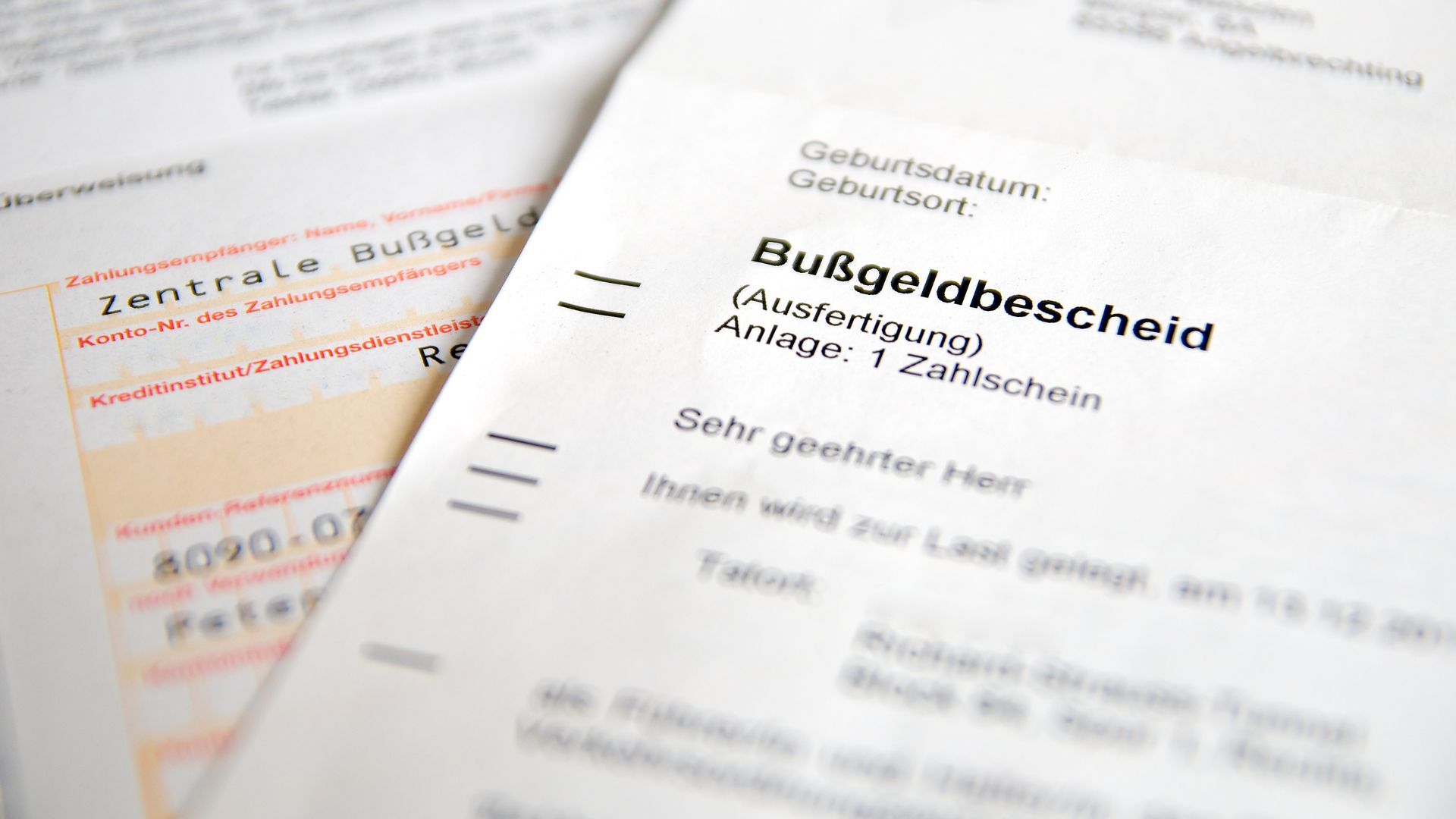 Bußgeldbescheid mit Überweisungsschein