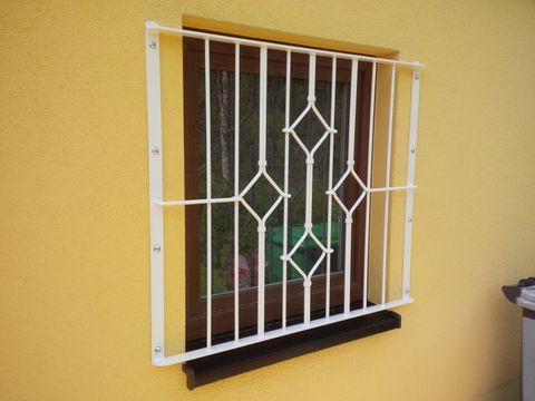 Schlosserarbeiten: Fenstergitter