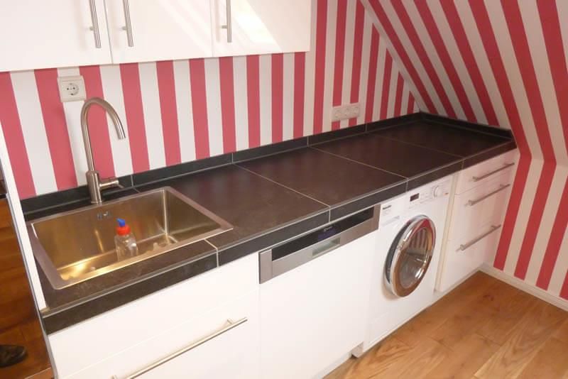 11 - Küchenarbeitsplatte aus keramischen Fliesen