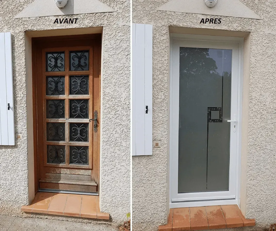 Comparaison d'une porte en bois (avant) et d'une porte blanche (après) sur la façade d'une maison en stuc.