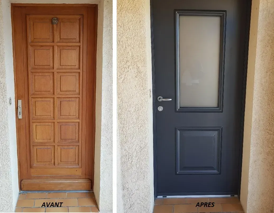 Photos avant et après le remplacement d'une porte. Une porte en bois est remplacée par une porte gris foncé avec un panneau de verre.