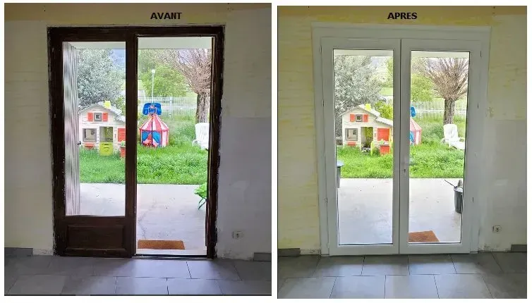 Avant et après la rénovation d'une porte. Une porte marron foncé a été remplacée par un cadre blanc et des vitres, vue extérieure.