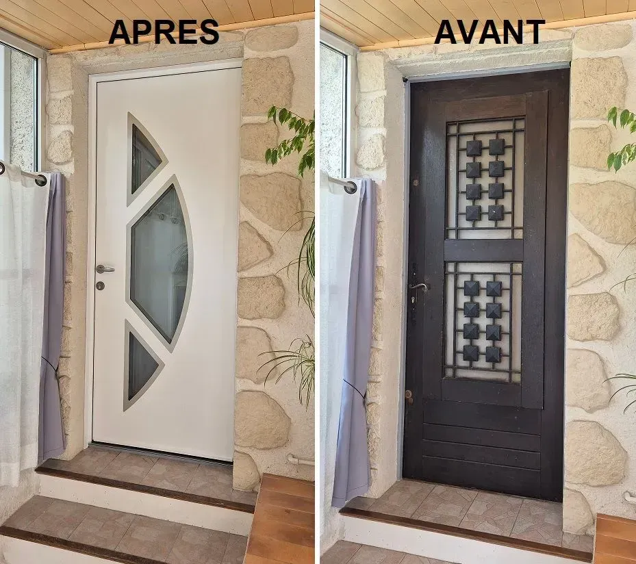 Avant et après la rénovation d'une porte. La photo « avant » montre une porte en bois foncé avec une grille, tandis que la photo « après » montre une porte blanche avec des panneaux de verre.