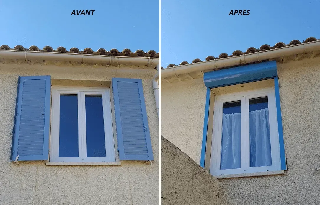 Fenêtre avec volets bleus ouverts (à gauche) puis remplacée par un store enrouleur bleu fermé (à droite).
