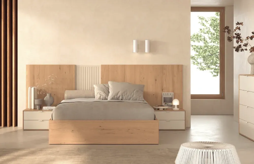 Un dormitorio con una cama, dos mesitas de noche, una cómoda y una ventana.