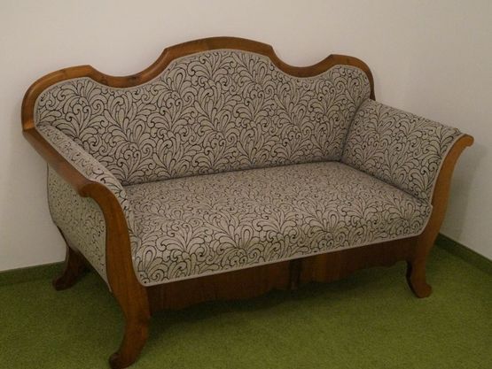 Hirsch-Sofa
