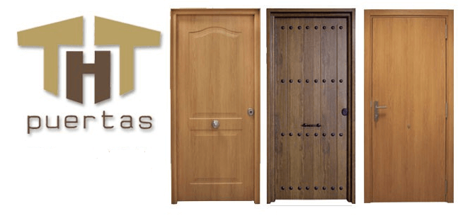 Se muestran tres puertas de madera junto al logotipo de tht puertas