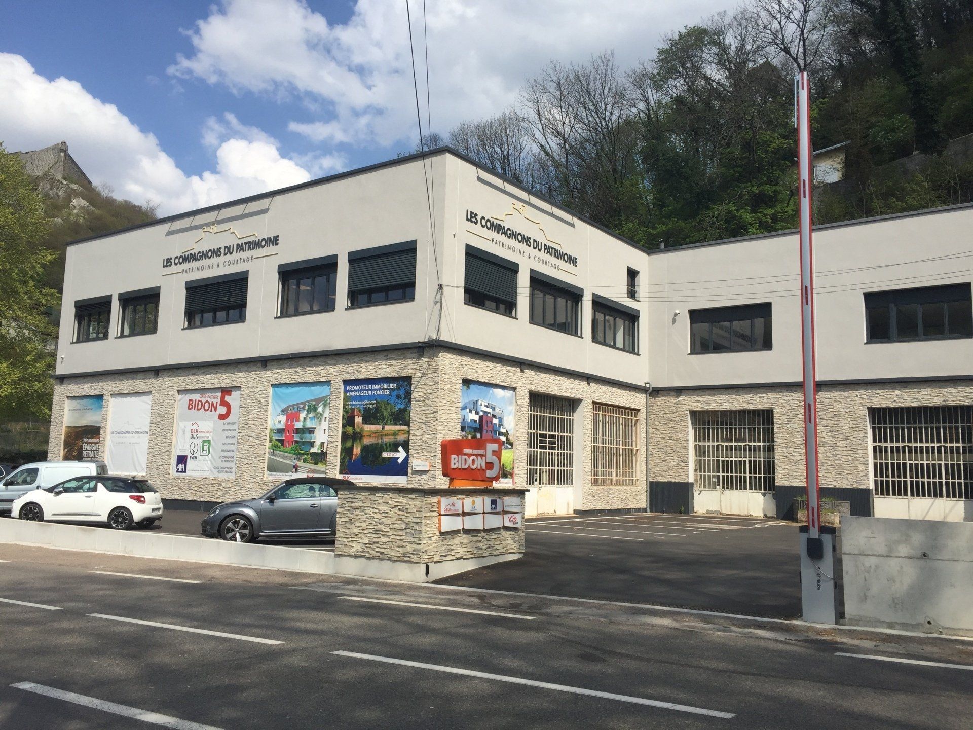 Aménagement d'une ancienne station-service