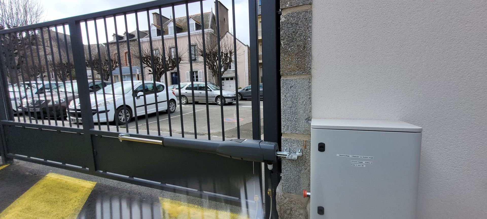 Vérin d'un portail automatisé