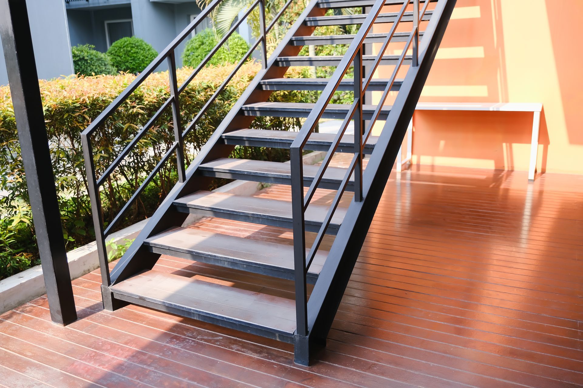 Escaliers extérieurs en métal