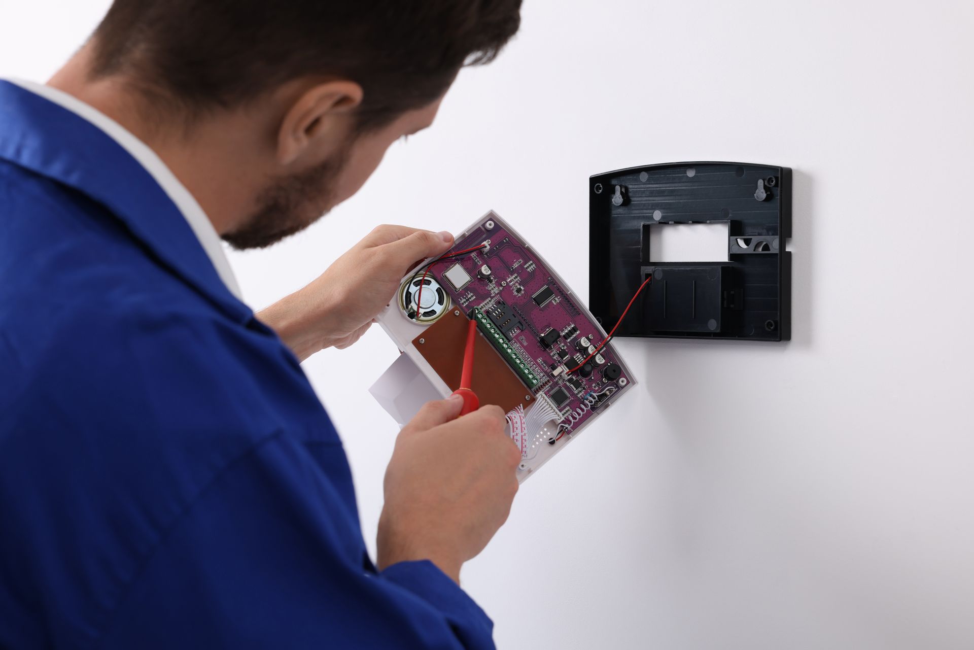 Installation de la partie intérieure d'un interphone