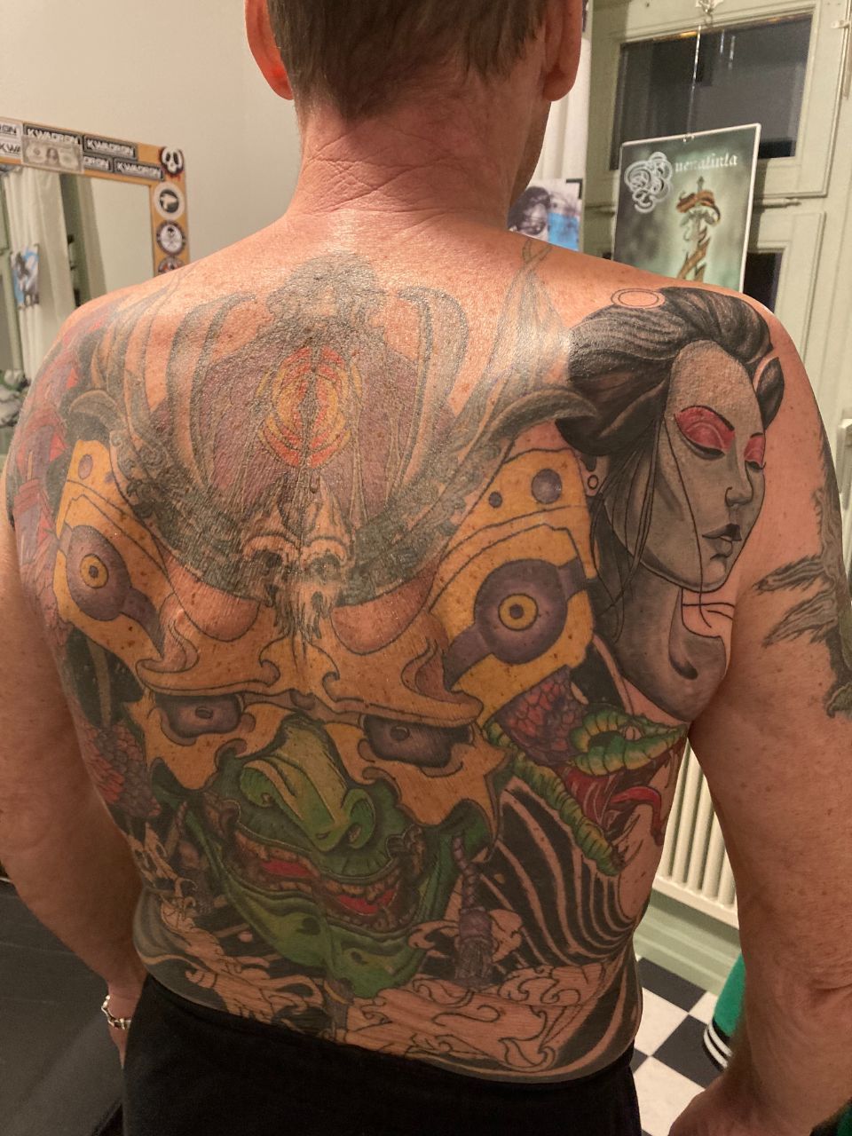 Tattoo auf Rücken, Buenatinta 53 Tattoo