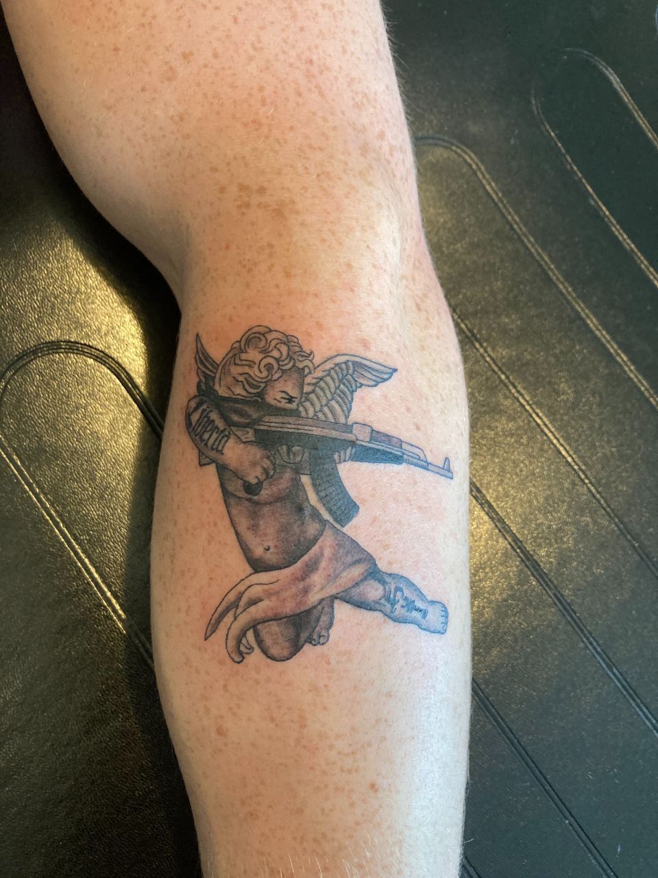 Tattoo auf Arm, Buenatinta 53 Tattoo