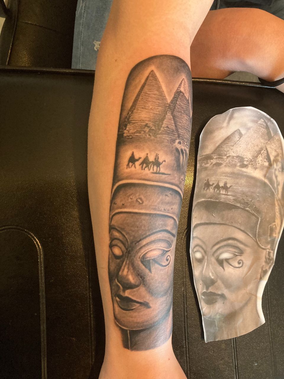 Tattoo auf Arm, Buenatinta 53 Tattoo