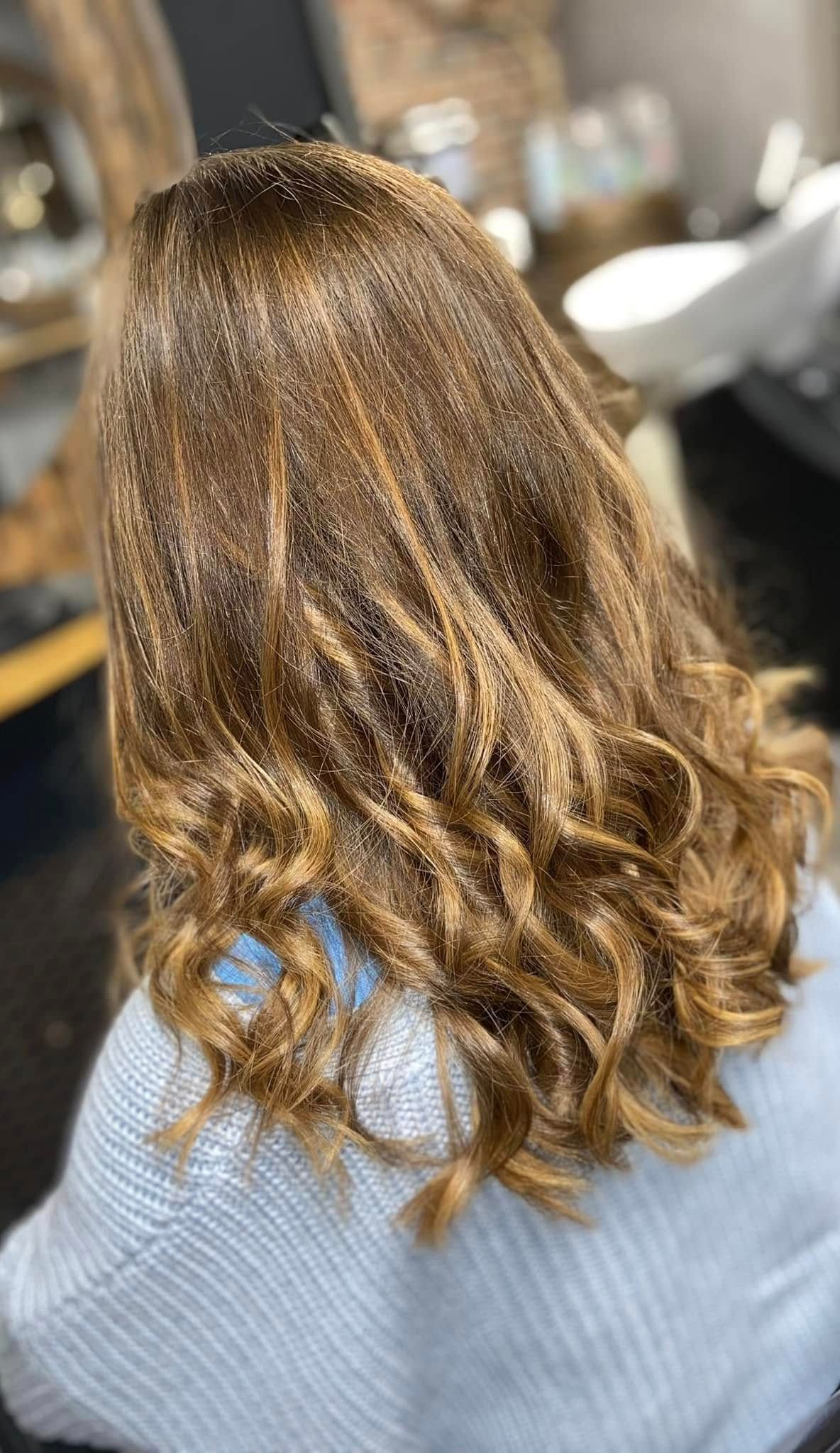 Coupe femme cheveux ondulés
